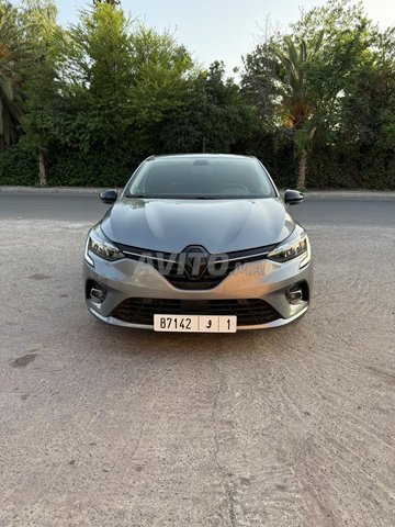 Renault Clio Essence Automatique 2023 à Marrakech