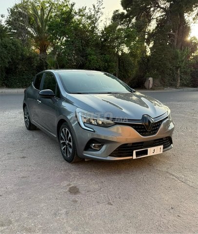 Renault Clio Essence Automatique 2023 à Marrakech