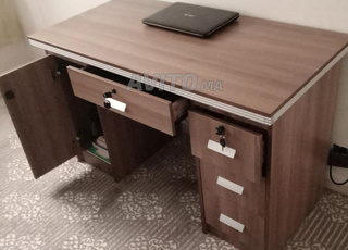   IKEA مكتب وكرسي - Bureau et chaise IKEA 