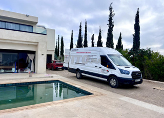 خدمات النقل والشحن