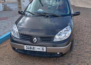 سيارة رونو سينك نقية