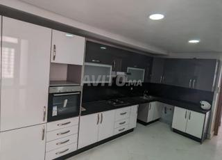 شقة فارغة مع تراس كبير في فال فلوري