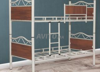 Lit métallique / سرير معدني