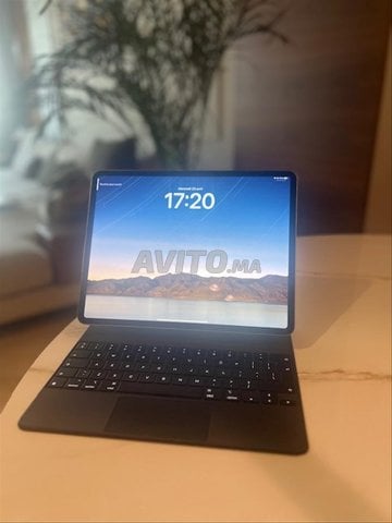 IPad Air 13pc 6 eme gen 256 Go avec Keyboard