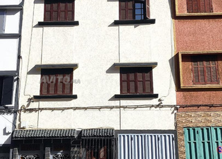 منزل للبيع جميلة 5  قرب مسجد الساقية الحمراء