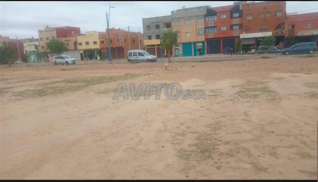    بقعة أرضية مسجلة و محفظة صالحة للبناء  