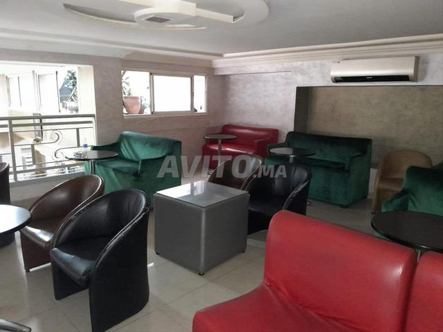 Café de standing au Centre ville Fond et Mur