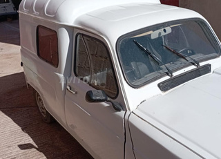 Renault R4 Essence Manuelle 1984 à Sefrou