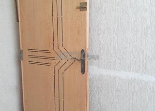 بيع باب خشبية