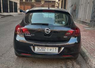 Opel Astra Diesel Manuelle 2011 à Casablanca