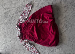 3 robes et 1 pul fille 12 mois 