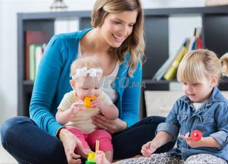 خادمة و مربية