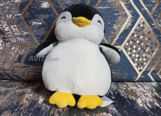 دمية على شكل بطريق🧸🐧باقي جديد من MINISO✅️
