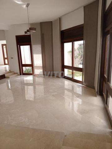 Villa 2000m² A LOUER à Souissi RABAT - 2