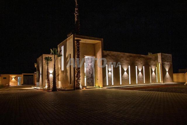 للبيع - فيلا استثنائية مع مسبح مدفأ - 2