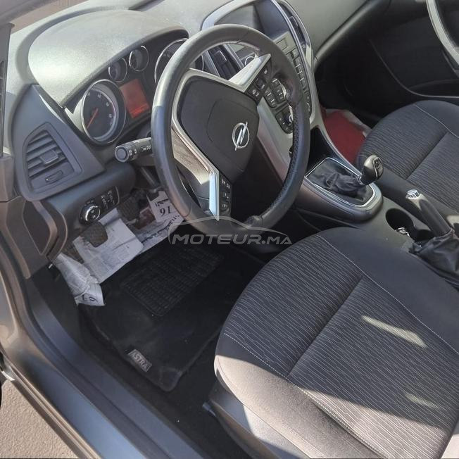 Opel Astra berline 2019 excellent état 