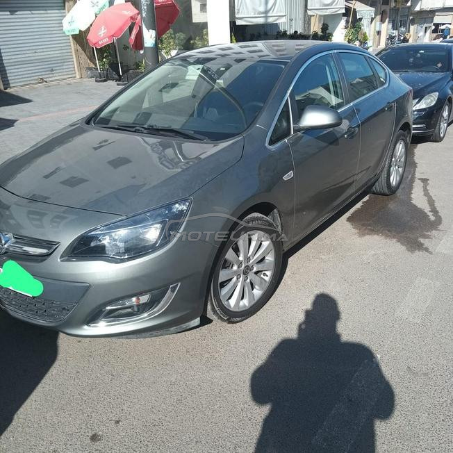 Opel Astra berline 2019 excellent état 