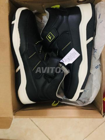 Vêtements originaux neuf importés de l’étranger 