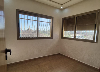 شق عصرية للبيع 