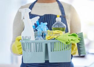 امرأة تنظيف متعددة الاستخدامات