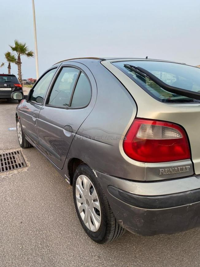 voiture megane 2003