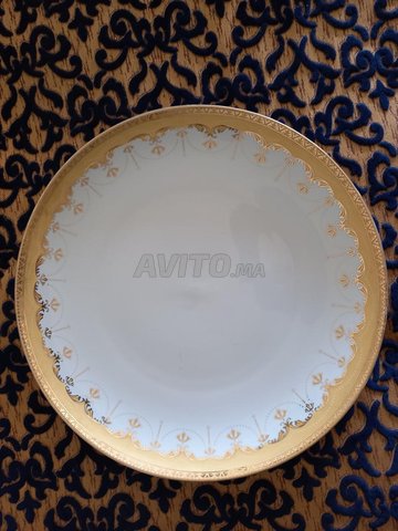 Assiettes à vendre de dimensions de 41 centimètres