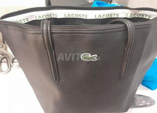 حقيبة جديدة