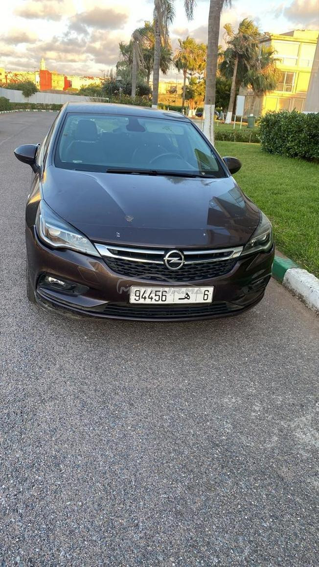 Opel Astra Diesel Manuelle 2017 à Berrechid