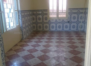 chambre bien ensoleillé dans villa