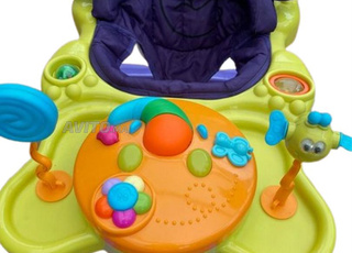 Trotteur bébé en très bon état