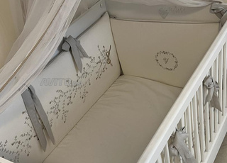 Lit Cilek avec matelas et tour de lit Coronitas