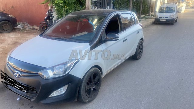 hyundai i20 model 2012 mois 12 