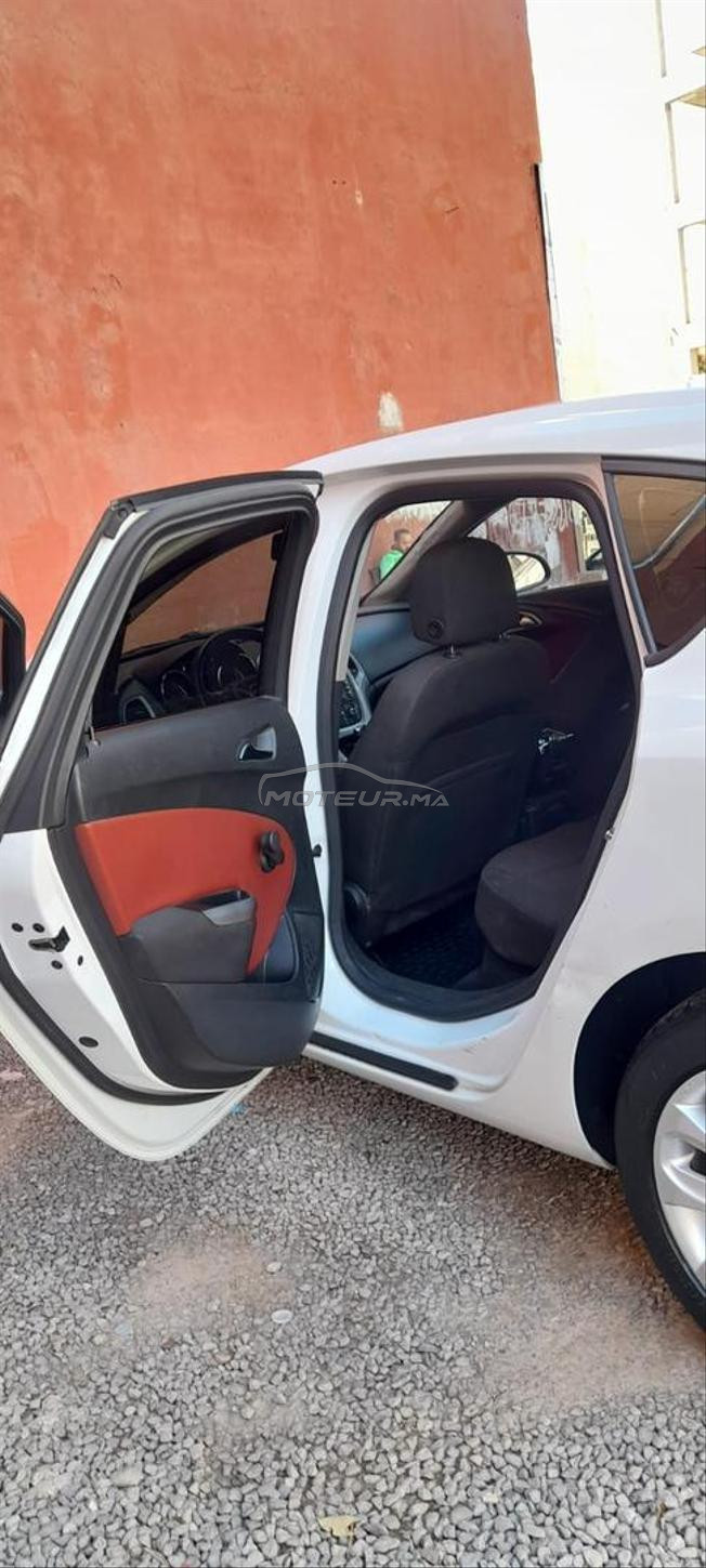 Opel Astra Diesel Manuelle 2011 à Fès