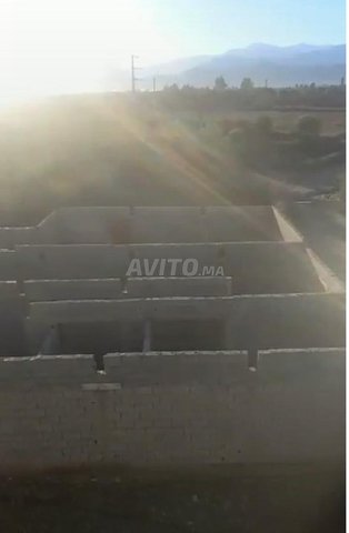 Terrain Adolaire avec ses papiers 