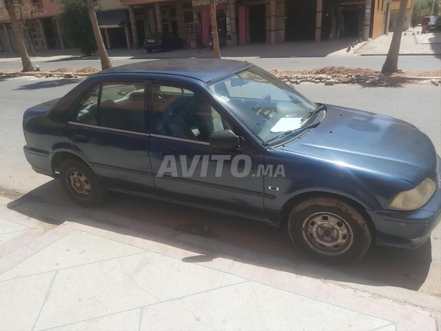 Honda City Essence Manuelle 2000 à Khouribga