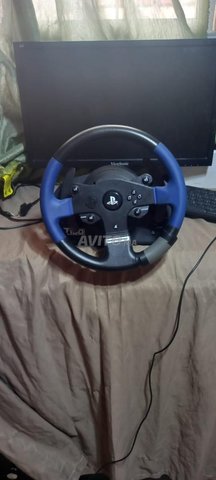 volant  trustmaster t 150       