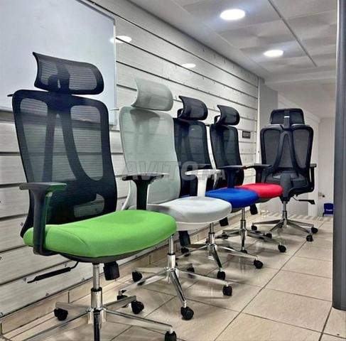 Chaise en couleurs assis mesh en couleurs