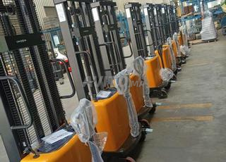 الرافعة الشوكية هي معدات مناولة