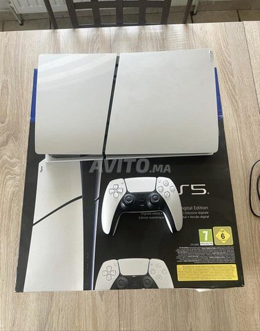 ps5 slim l'etat neuf avec 700 jeux premium 