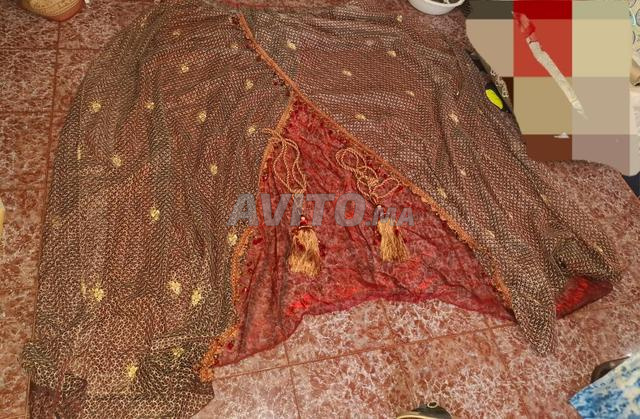 Rideau rouge bordeaux salon marocain 