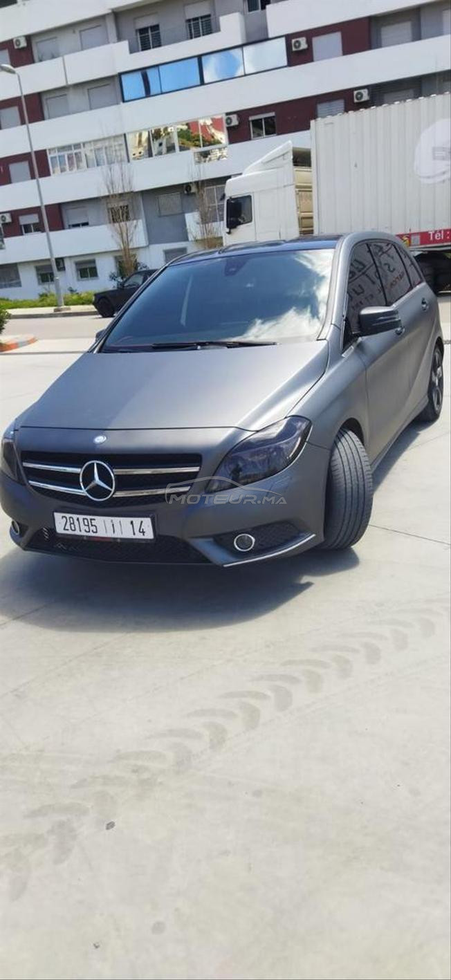 Mercedes-Benz B 180