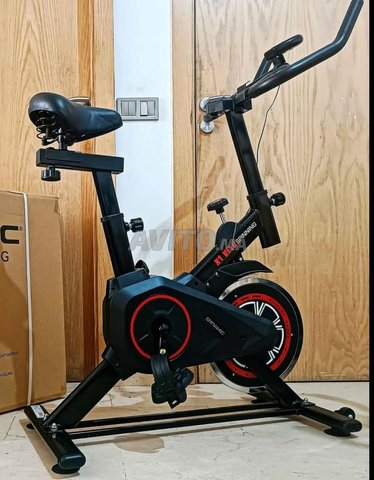 Vélo d'entrainement maison neuf sous emballage 