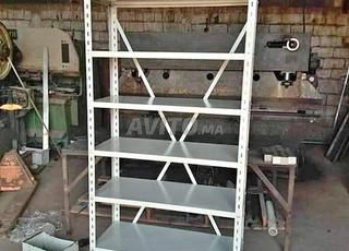 الرفوف هي وحدات تخزين وتنظيم ضرورية 