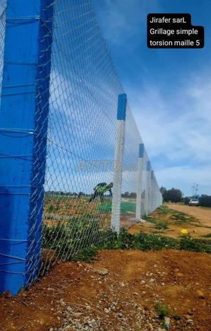 est spécialisé  des jardins et les espaces verts  - 2