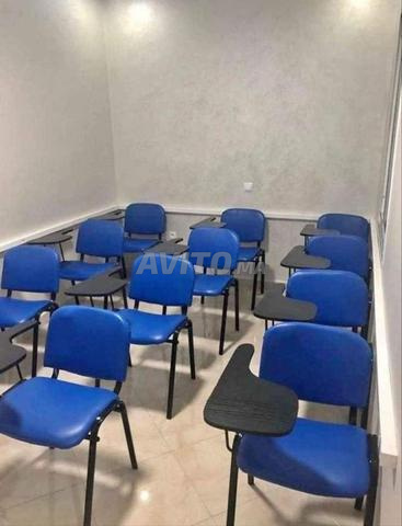  Chaise de formation ISO avec tablette écritoire