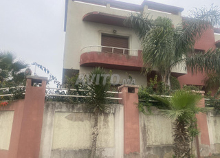 Villa spacieuse à vendre, Quartier en plein essor