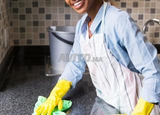 femme de ménage subsaharienne polyvalente