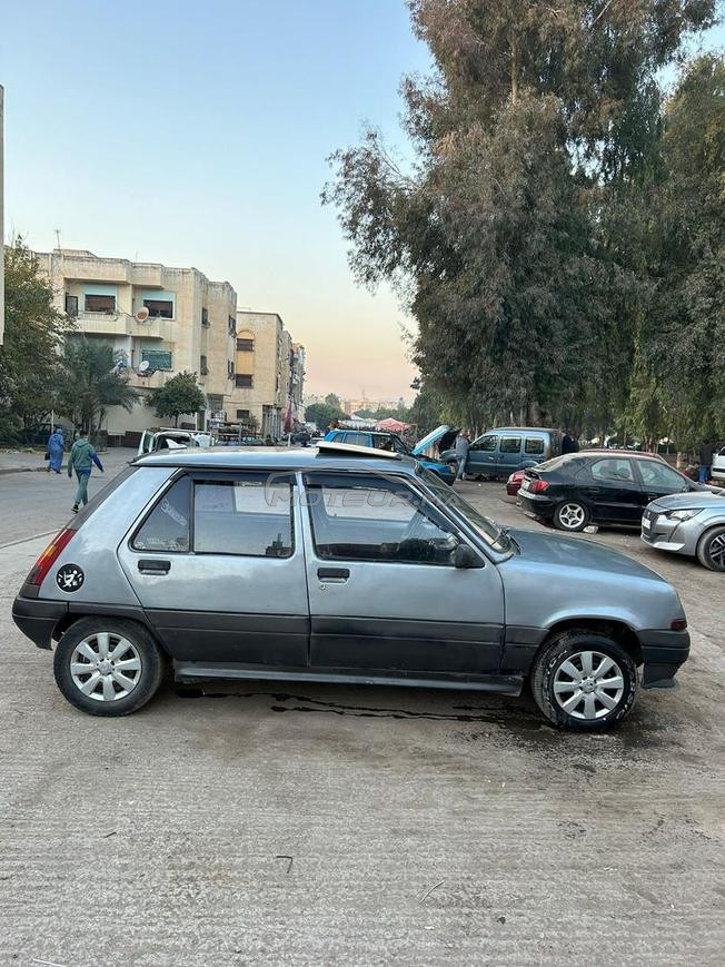 Renault R5 Essence Manuelle 1986 à Fès