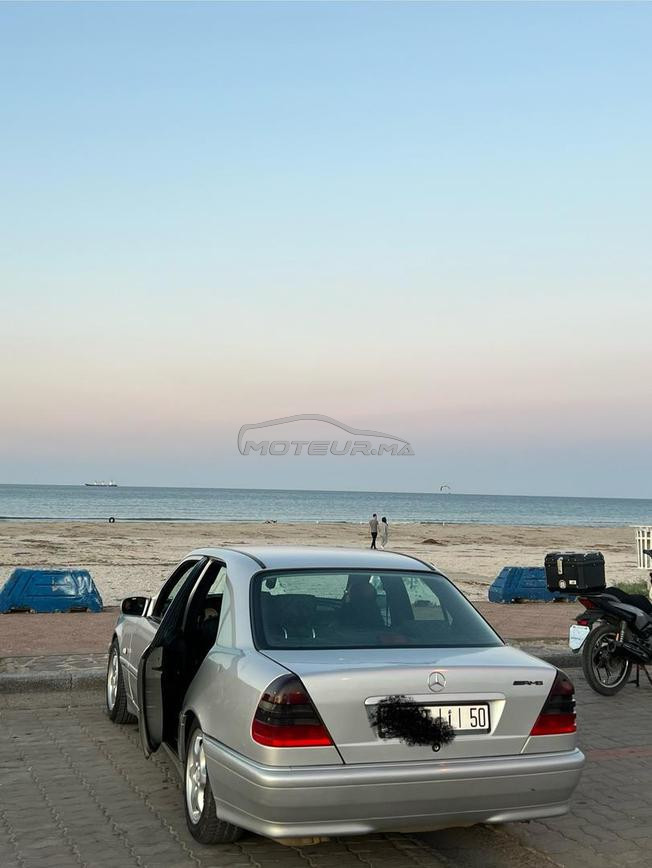 Mercedes-Benz 220 Diesel Automatique 1999 à Nador