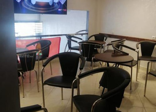 Café meublé à vendre champs de course مقهى للبيع 